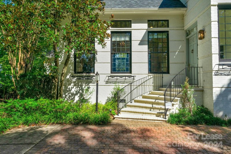 Property image 4 at 5321 Colony Road, Charlotte, NC 28226