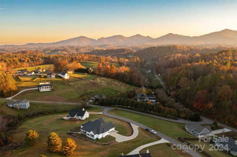 Property image 2 at 11 Tamerlane Way, Leicester, NC 28748