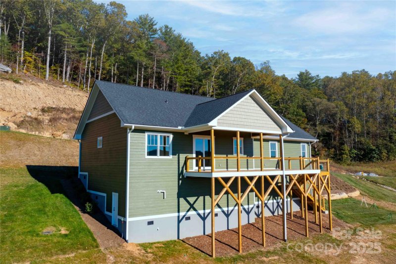 Property image 5 of 337 Maple Knoll Drive in The Orchards at Chimney Rock, Hendersonville, NC 28792