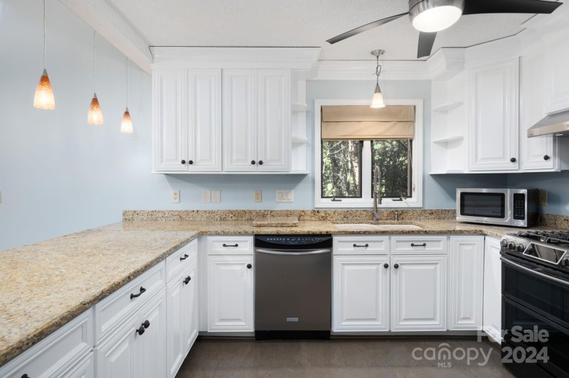 Property image 4 at 205 Woodfield Drive, Asheville, NC 28803