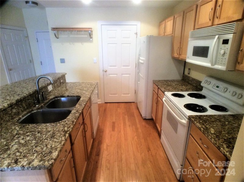 Property image 3 at 718 W Trade Street, Charlotte, NC 28202