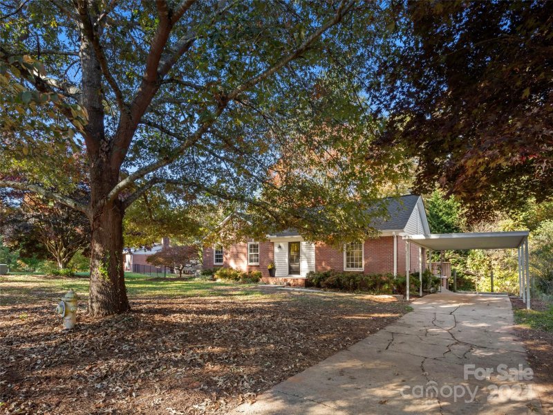 Property image 3 at 110 Idlewood Drive, Asheville, NC 28806