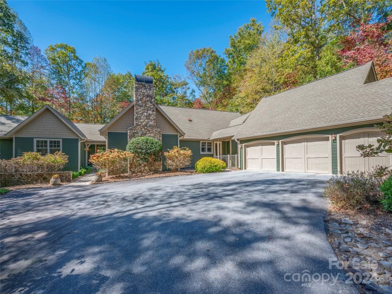 Property image 2 at 35 Prickly Briar Road, Hendersonville, NC 28739