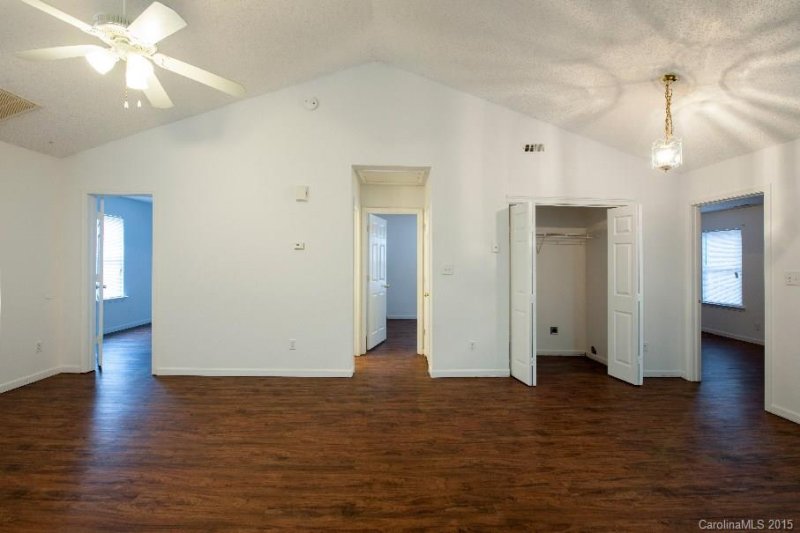 Property image 3 at 1341 Toddville Road, Charlotte, NC 28214