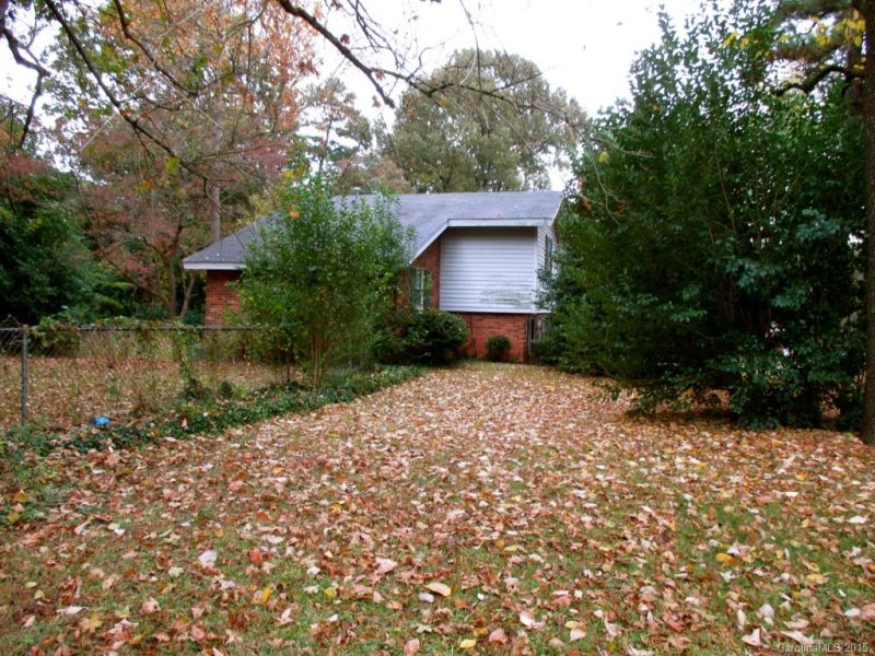 Property image 2 at 201 Scottie Place, Charlotte, NC 28217