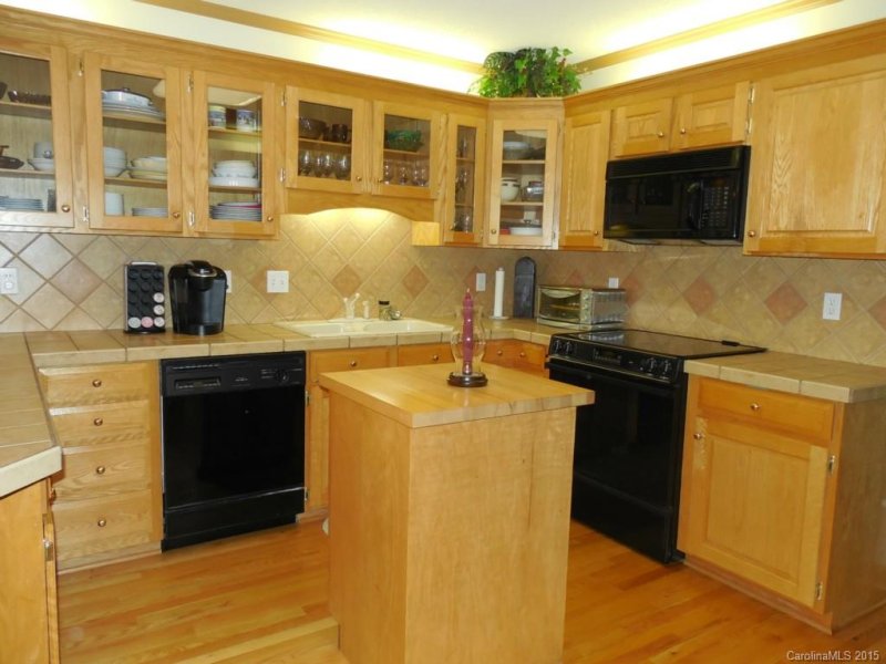 Property image 4 at 1521 35th Avenue, Hickory, NC 28601