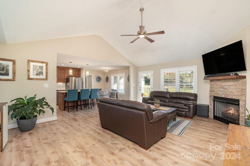 Property image 4 of 3470 Storybrook Lane in Storybrook, Sherrills Ford, NC 28673