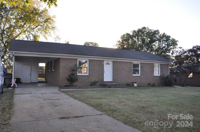 Property image 3 at 2007 Artwood Lane, Charlotte, NC 28217