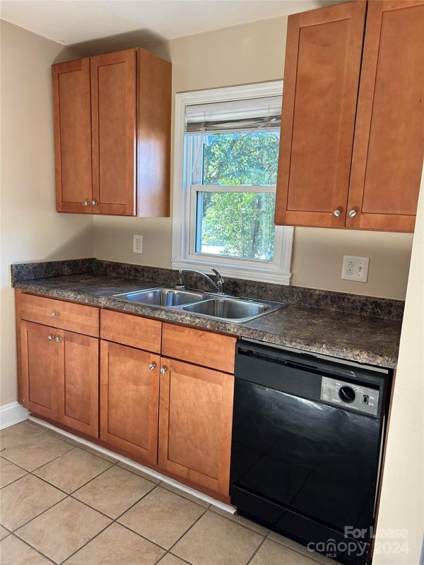 Property image 3 at 115 S Smallwood Place, Charlotte, NC 28208