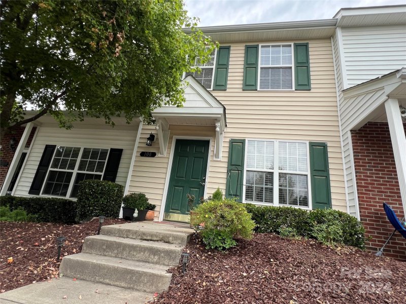 Property image 2 at 108 Mangum Circle, Mooresville, NC 28117