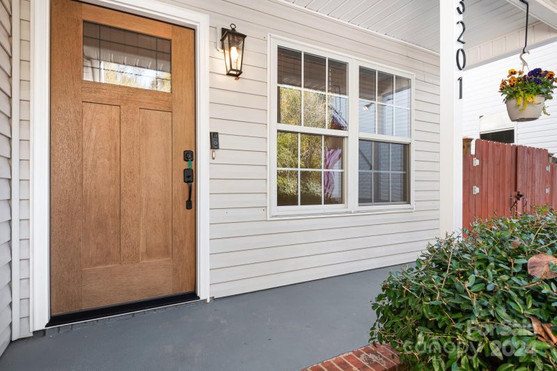 Property image 4 at 3201 Morning Drive, Charlotte, NC 28208