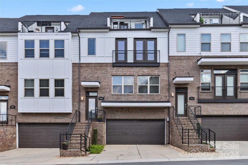 Property image 2 at 17015 Soho Drive, Charlotte, NC 28204