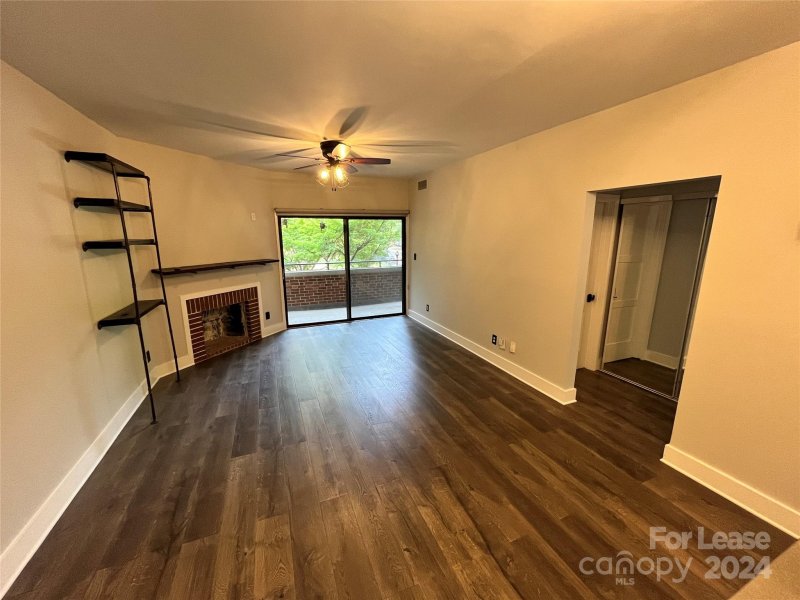 Property image 2 at 224 N Poplar Street, Charlotte, NC 28202