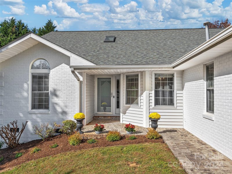 Property image 4 at 1 Gatehouse Court, Asheville, NC 28803