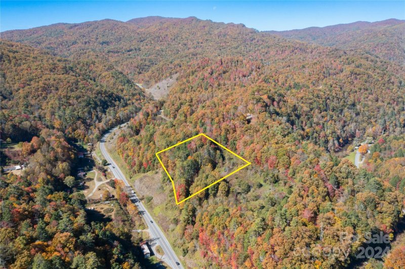 Property image 4 of 1896 Firefly Trail in Firefly Mountain, Marshall, NC 28753