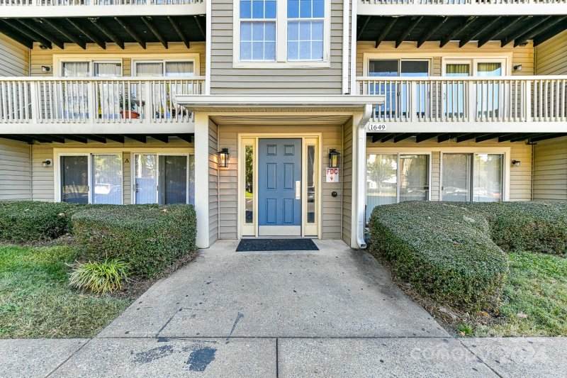 Property image 3 at 1649 Arlyn Circle, Charlotte, NC 28213