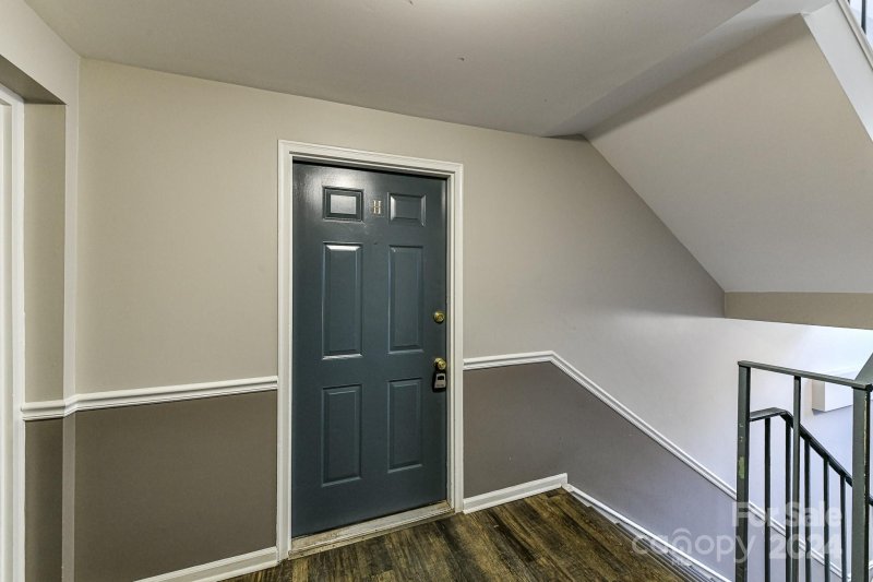 Property image 4 at 1649 Arlyn Circle, Charlotte, NC 28213