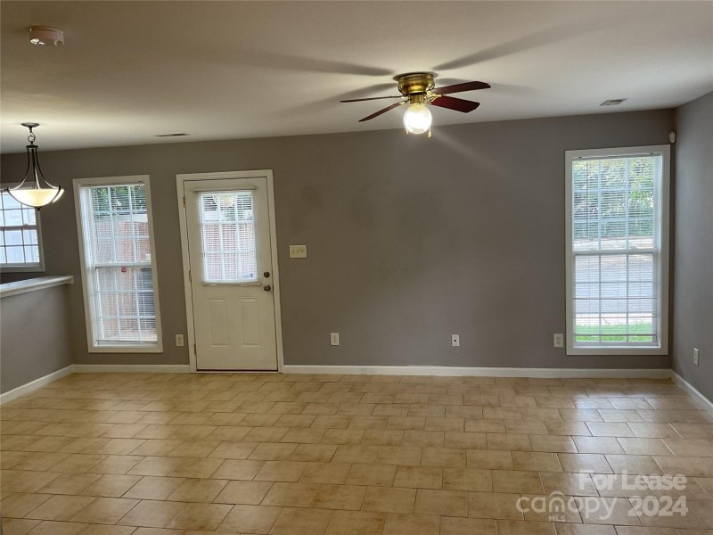 Property image 4 of 9619 Littleleaf Drive in Kingstree, Charlotte, NC 28215