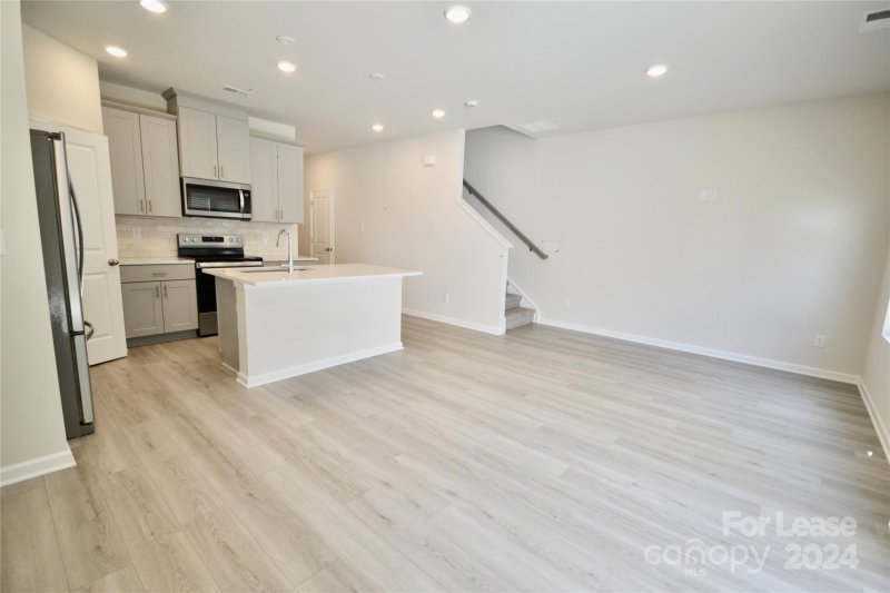 Property image 2 at 1121 Plumcrest Drive, Charlotte, NC 28216