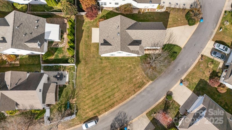 Property image 3 of 8 Sweet Gum Drive in East Ridge, Asheville, NC 28805