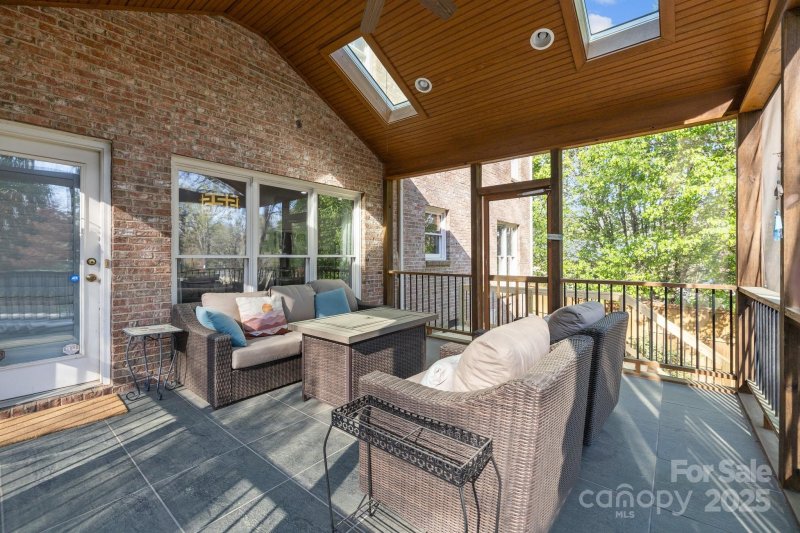 Property image 4 at 5303 Shasta Hill Court, Charlotte, NC 28211