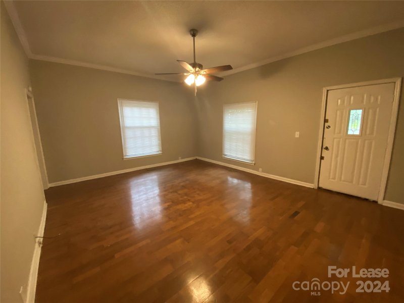 Property image 2 at 411 W 5th Avenue, Gastonia, NC 28052