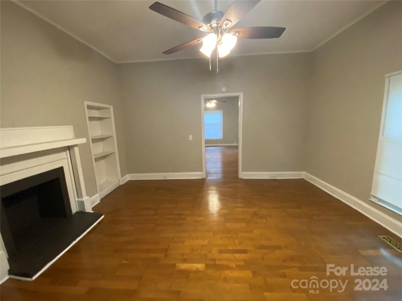 Property image 3 at 411 W 5th Avenue, Gastonia, NC 28052