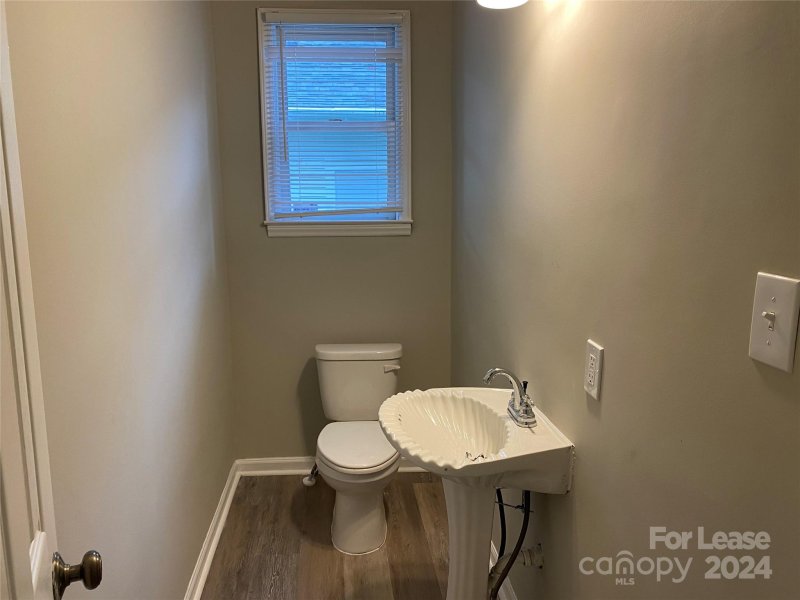 Property image 5 at 411 W 5th Avenue, Gastonia, NC 28052