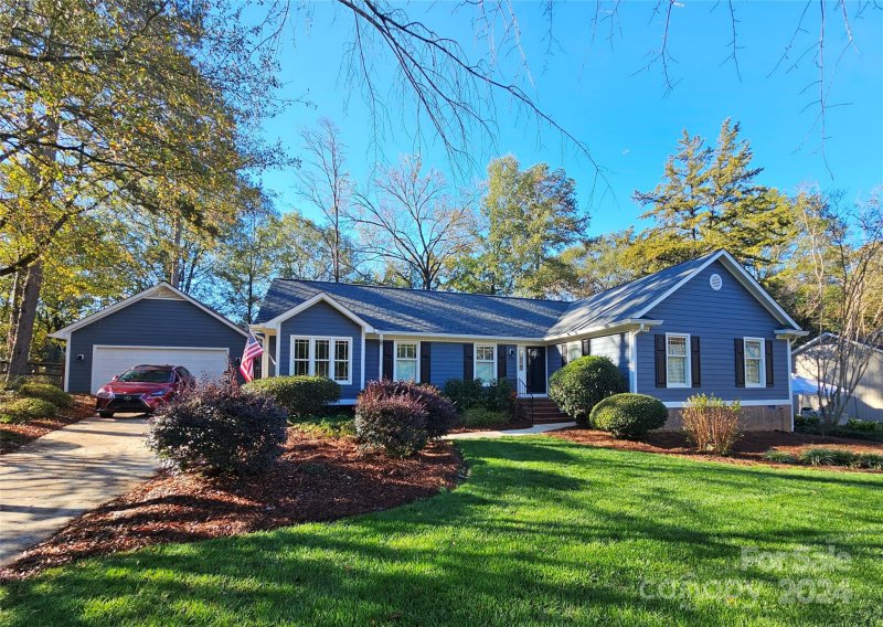 Property image 2 at 1808 E Barden Road, Charlotte, NC 28226