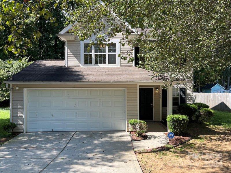 Property image 2 at 5814 Lawnmeadow Drive, Charlotte, NC 28216