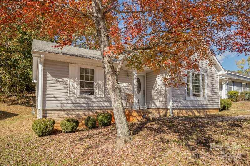 Property image 3 at 9908 Dunfries Road, Matthews, NC 28105