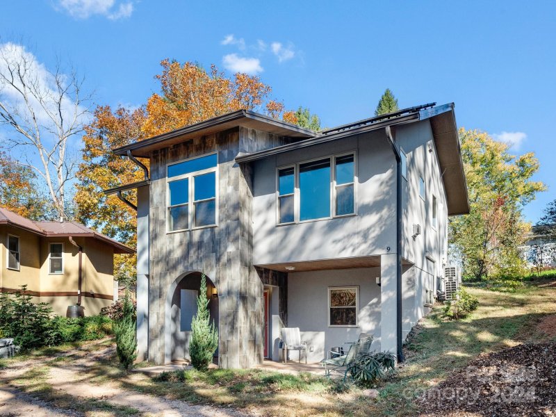 Property image 2 at 9 Wellspring Lane, Asheville, NC 28806