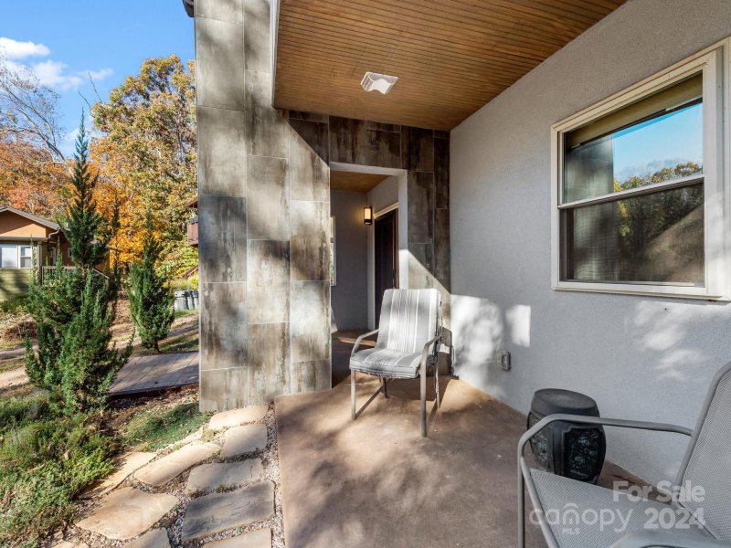 Property image 3 at 9 Wellspring Lane, Asheville, NC 28806