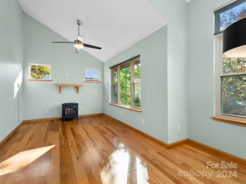 Property image 5 at 9 Wellspring Lane, Asheville, NC 28806