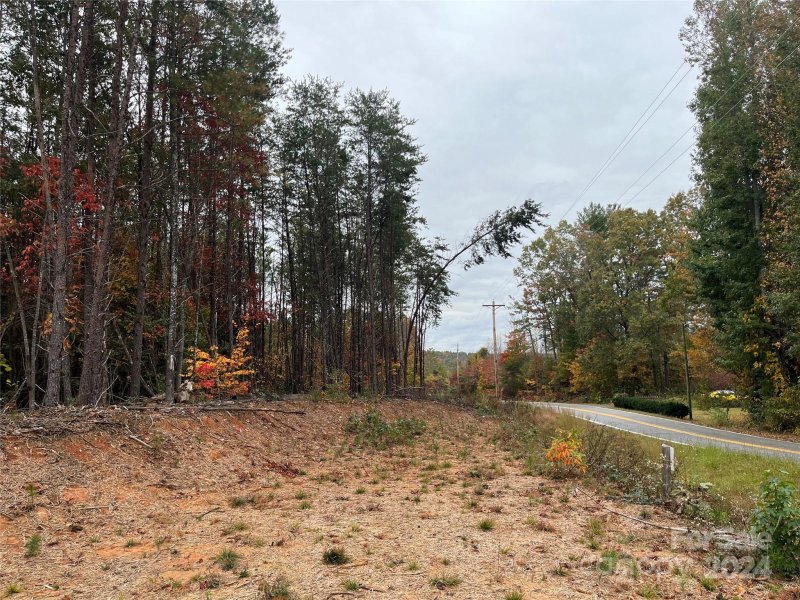 Property image 4 of 3804 Piedmont Road in Spanish Oaks, Morganton, NC 28655