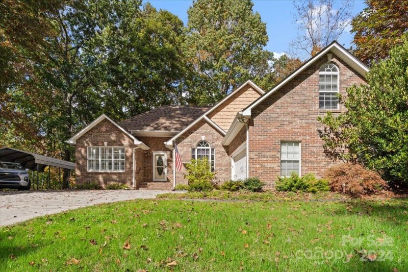 Property image 2 at 7877 Golf Course Drive, Denver, NC 28037
