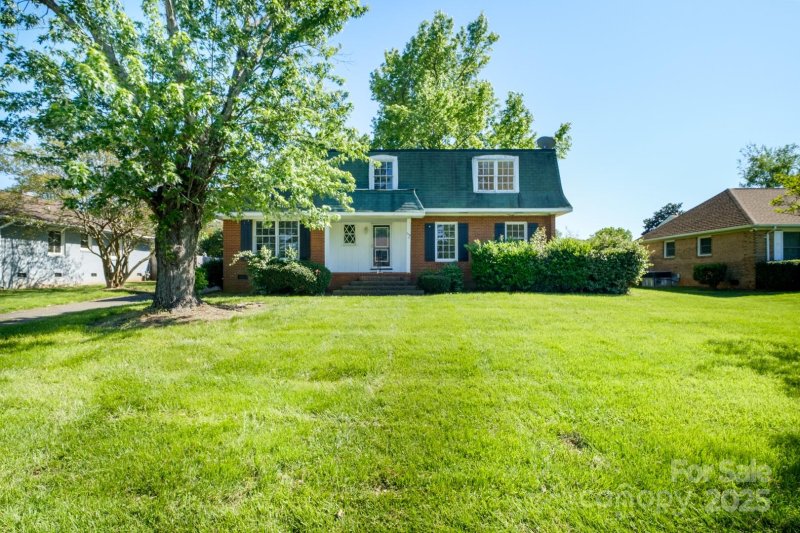 1018 Carysbrook Lane