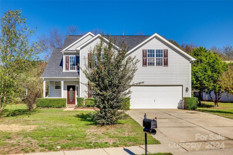 Property image 3 at 16050 Falling Meadow Lane, Charlotte, NC 28273