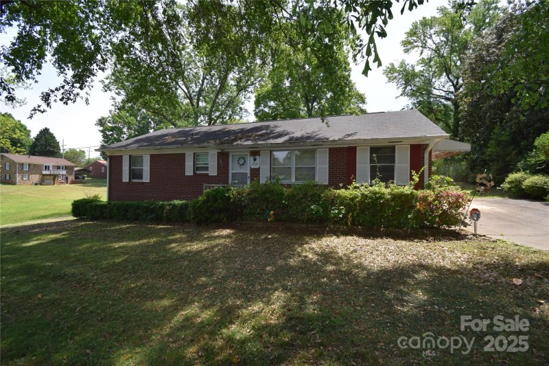 2427 Rhyneland Street