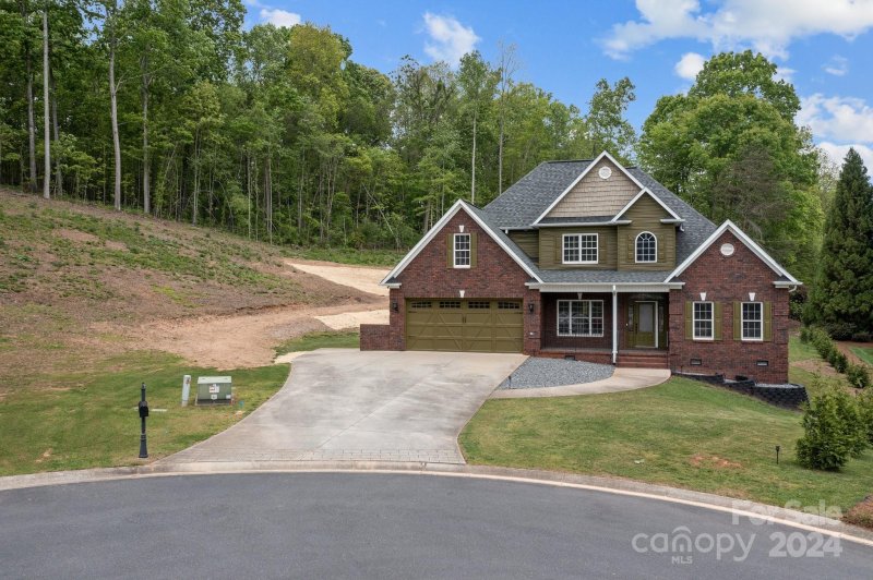 Property image 2 at 1216 Fox Chase Drive, Newton, NC 28658