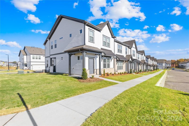 Property image 3 at 5864 Coulee Lane, Charlotte, NC 28215