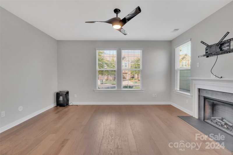 Property image 3 at 9354 Glenburn Lane, Charlotte, NC 28278