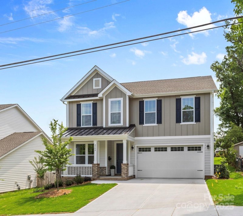 Property image 2 at 2304 Catalina Avenue, Charlotte, NC 28206