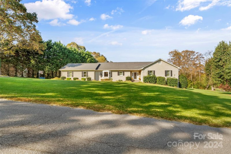 Property image 3 at 2110 E Winds Avenue, Morganton, NC 28655