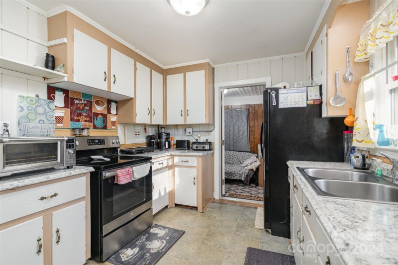 Property image 5 at 955 Clanton Road, Charlotte, NC 28217