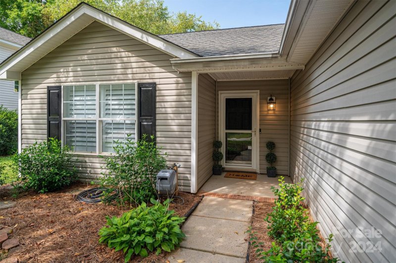 Property image 3 at 809 Settlement Drive, Clover, SC 29710