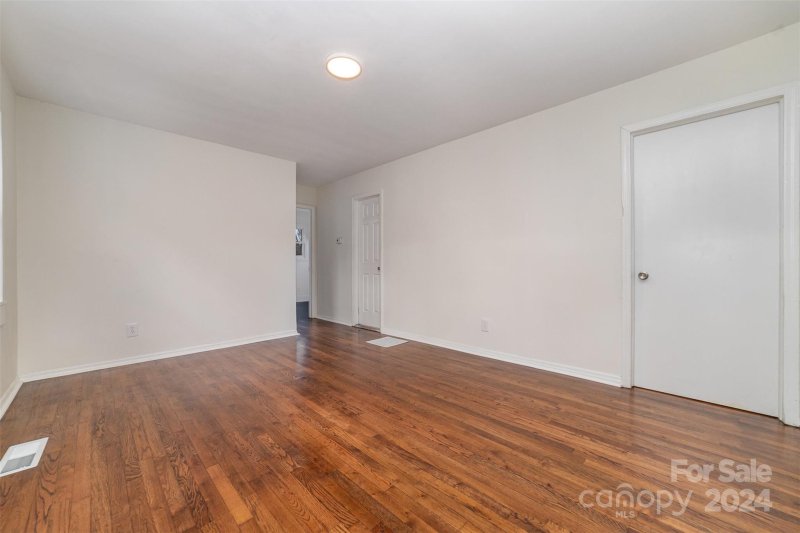 Property image 5 at 3500 Kentucky Avenue, Charlotte, NC 28216