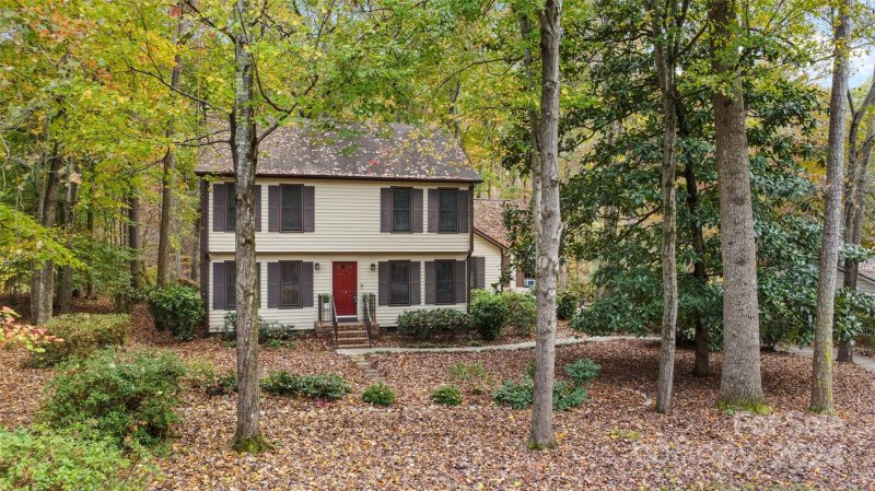 Property image 2 at 348 Beverly Circle, Charlotte, NC 28270