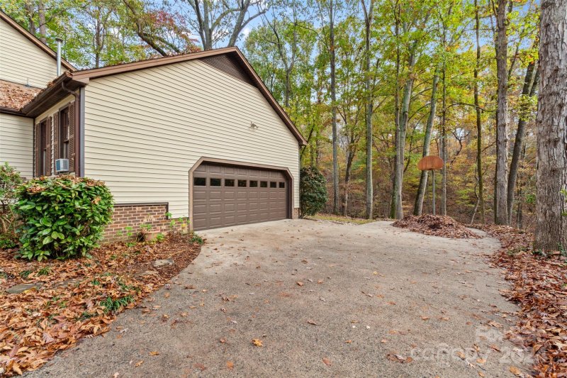 Property image 3 at 348 Beverly Circle, Charlotte, NC 28270