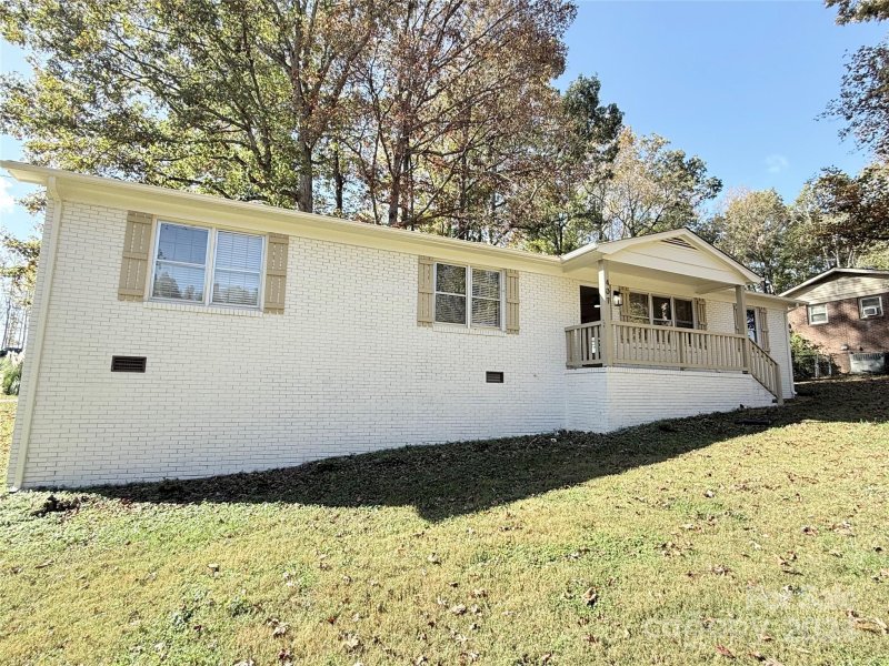 Property image 2 at 407 Larkhall Court, Gastonia, NC 28052